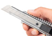 DAHLE PROFESSIONAL odlamovací nůž, čepel 18 mm, 8 čepelí, celokovové pouzdro (1)