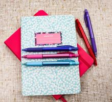 UNI URN-181-07 Gumovací pero stiskací - varianty (3)